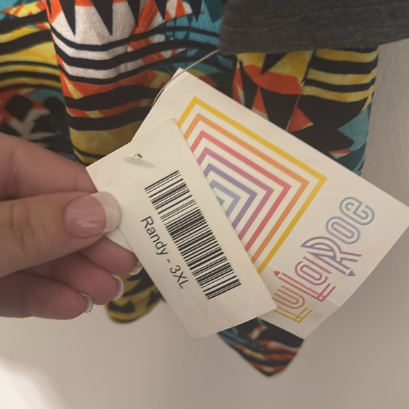 Colorful Geometric Pattern Raglan Shirt - Picture 3 of 4